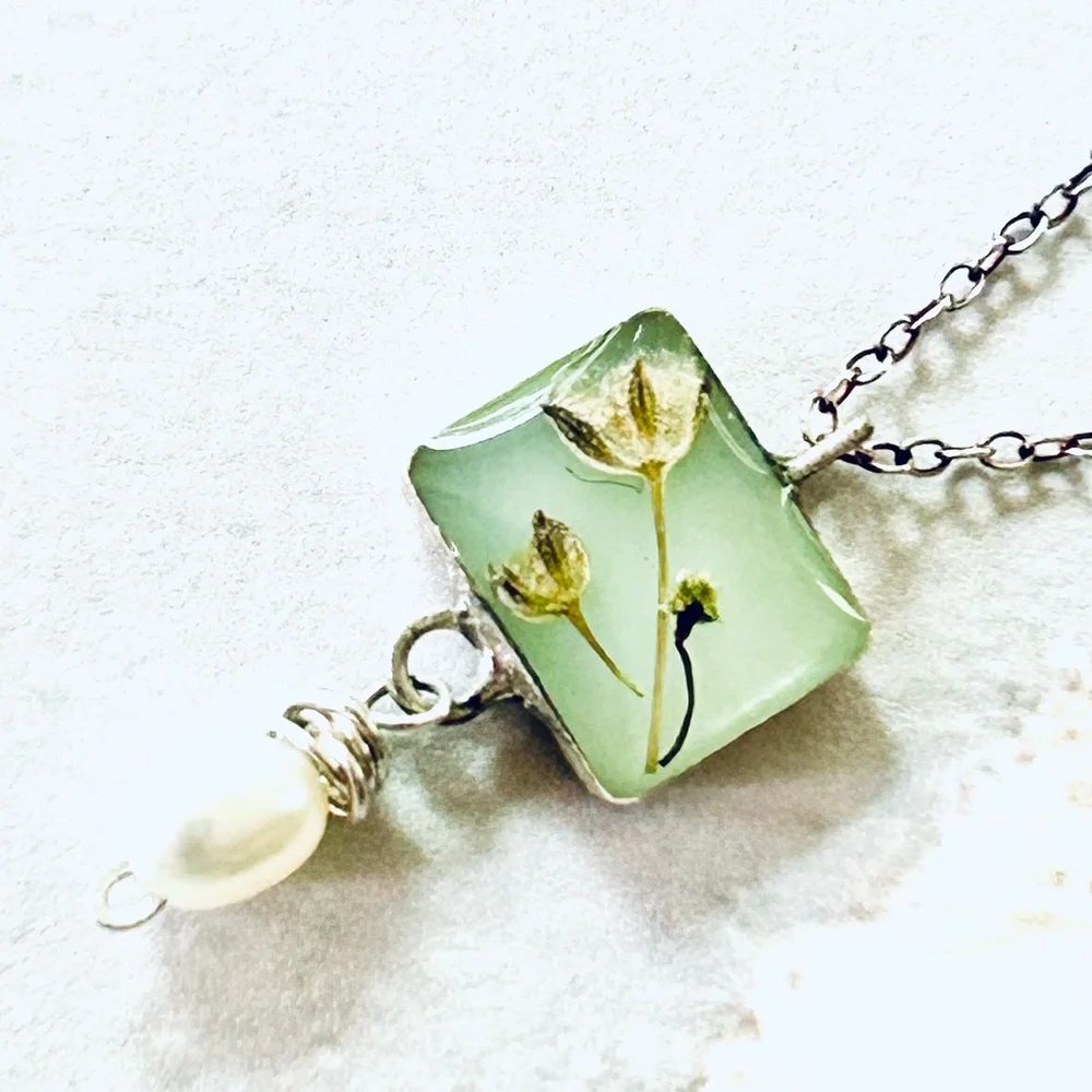 ***SOLD***
925 Sterling Silver Botanical Necklace - Picture 2 of 5